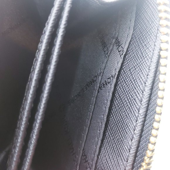 Michael Kors Womens Jet Set Travel Black Leather Credit Card Zip Around Wallet - Picture 4 of 10